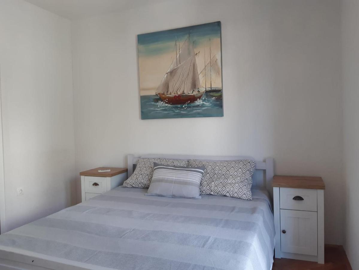 Jona - - Mali Rat Apartmán *